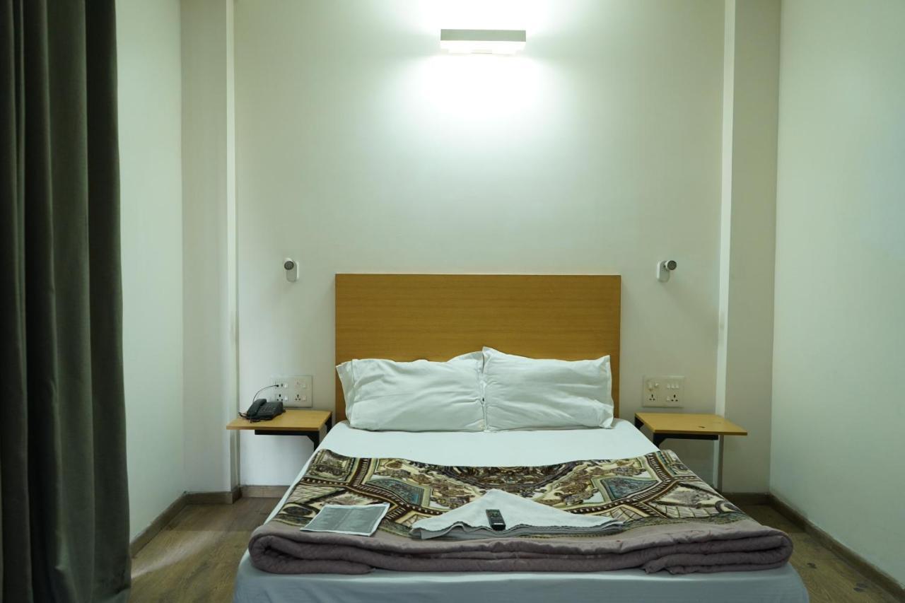 Fabhotel Sky Land Delhi  Eksteriør billede